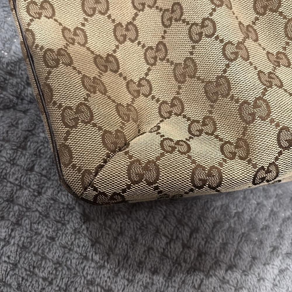 Gucci Beige and Brown Tote Bag with Red Scarf Accent - Picture 14 of 15